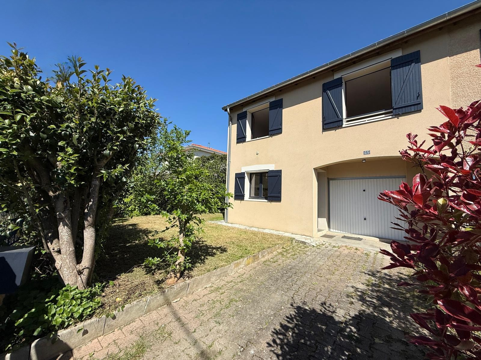 COLOMIERS - Proche des grands axes (rocade, SNCF), des commerces et autre comodité, jolie maison mitoyenne ...